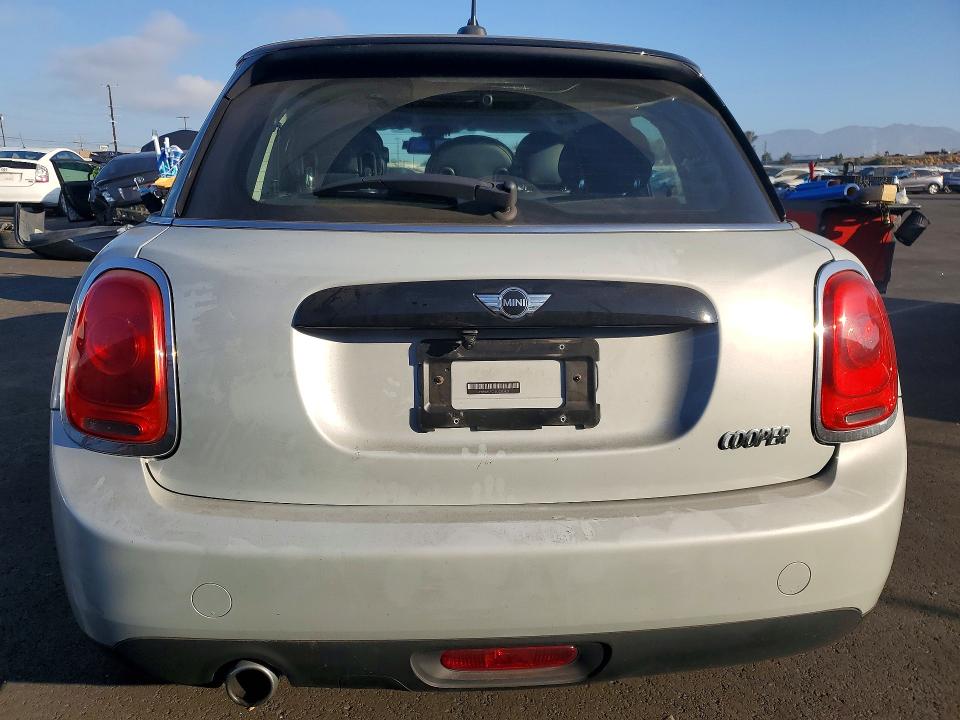 Photo 6 from auction – 2016 MINI COOPER with VIN WMWXU1C55G2D10823