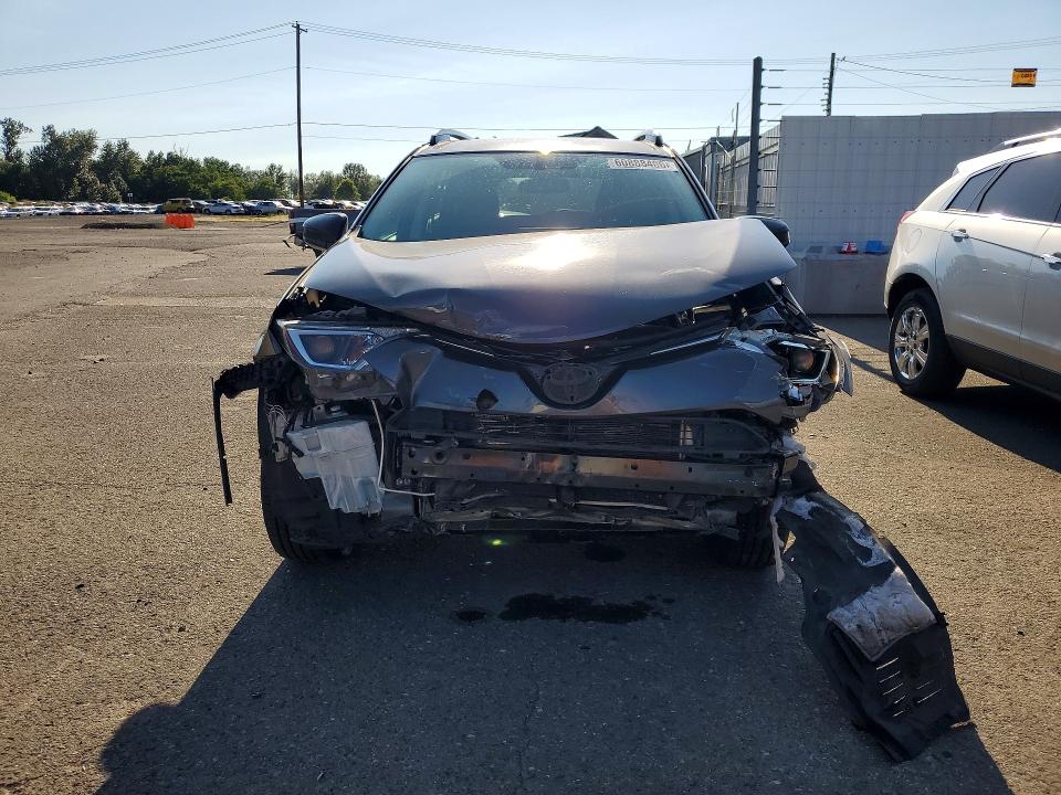 Фото 5 с аукциона – 2016 TOYOTA RAV4 с VIN 2T3BFREV9GW525855