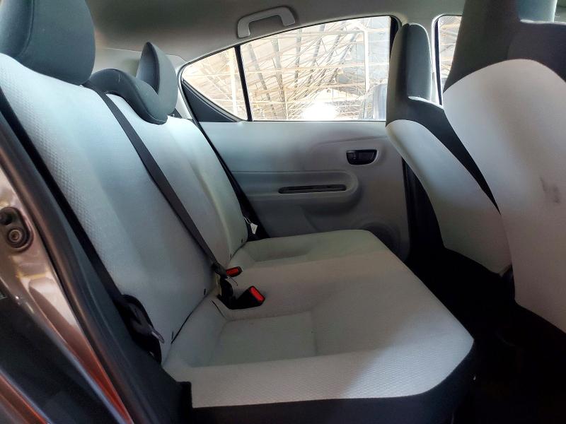 Снимка 10 от търг – 2012 TOYOTA PRIUS C с VIN JTDKDTB37C1523939