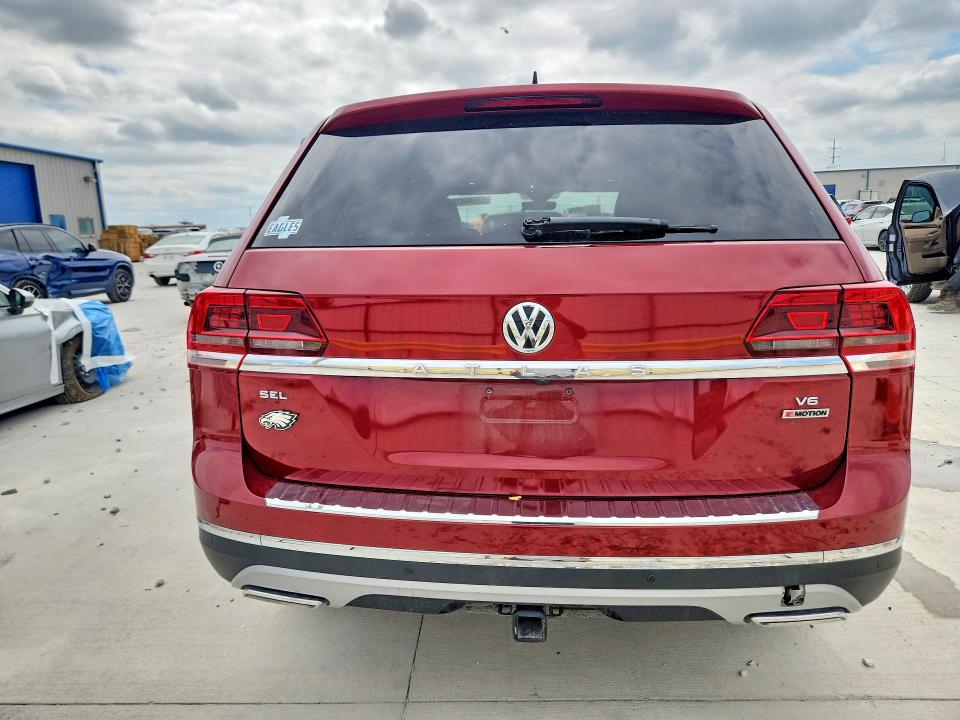 Photo 6 from auction – 2018 VOLKSWAGEN ATLAS with VIN 1V2NR2CA0JC558070