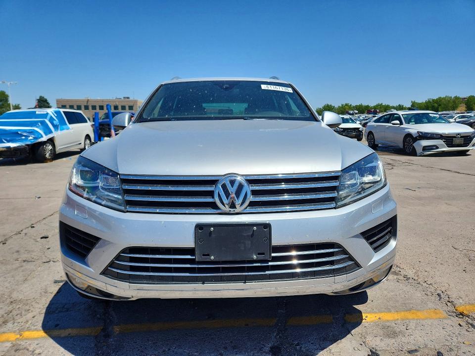 Photo 5 from auction – 2017 VOLKSWAGEN TOUAREG with VIN WVGRF7BP5HD004411