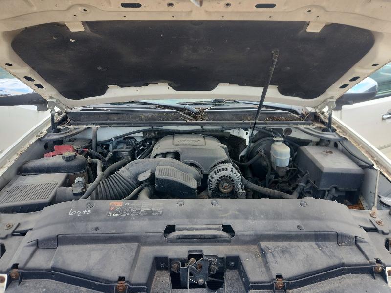 Photo 12 from auction – 2011 CHEVROLET SUBURBAN with VIN 1GNSKKE31BR333346