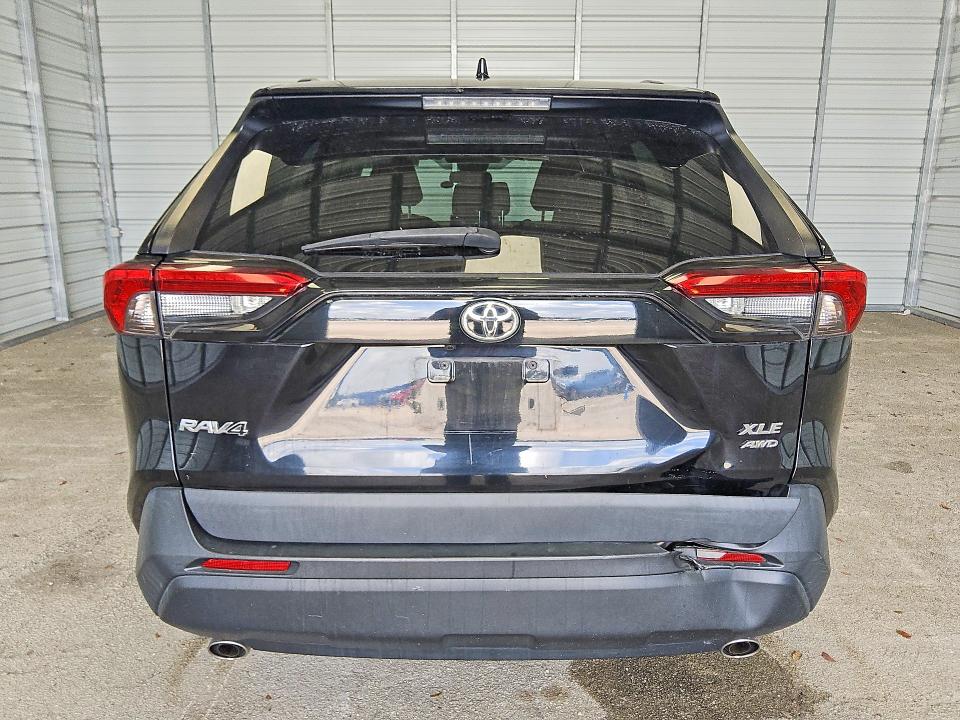 Photo 6 from auction – 2021 TOYOTA RAV4 with VIN 2T3P1RFV1MW216623
