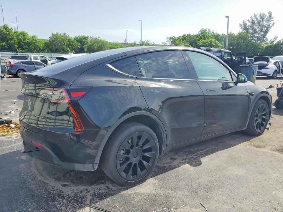 Photo 3 from auction – 2025 TESLA MODEL Y with VIN 7SAYGDEE3SA353492