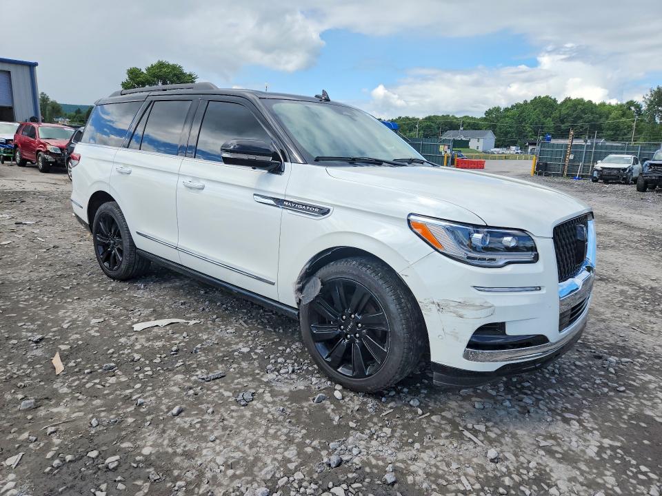 Photo 4 from auction – 2024 LINCOLN NAVIGATOR with VIN 5LMJJ2TG8REL01808