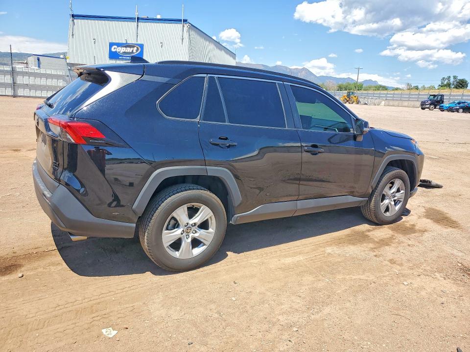 Photo 3 from auction – 2021 TOYOTA RAV4 with VIN 2T3P1RFV1MW178794