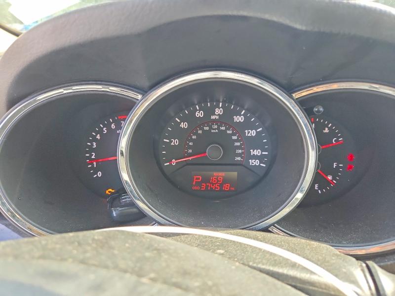 Photo 9 from auction – 2011 KIA SORENTO with VIN 5XYKU4A29BG042832
