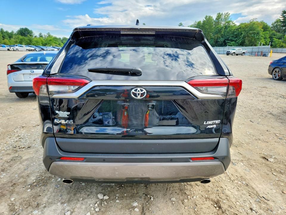 Photo 6 from auction – 2021 TOYOTA RAV4 with VIN JTMN1RFV3MD070441