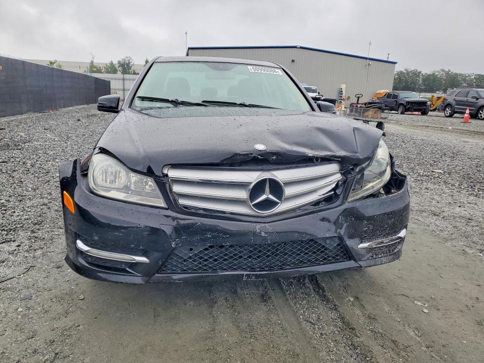 Photo 5 from auction – 2012 MERCEDES-BENZ C with VIN WDDGF8BBXCA692055