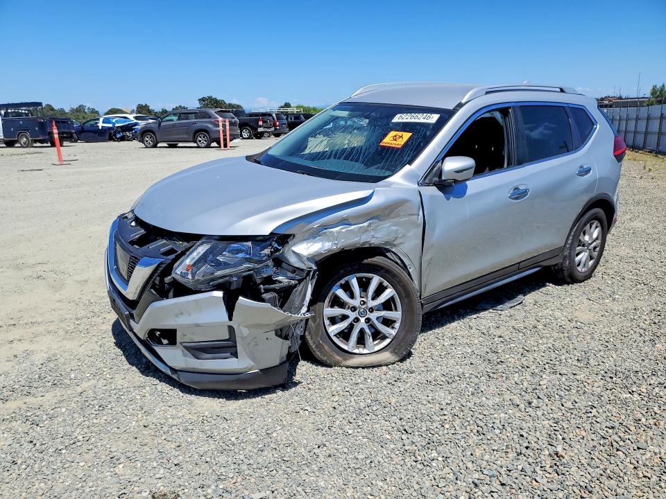 NISSAN ROGUE 2017 with VIN JN8AT2MV2HW271717 - Photo from auction