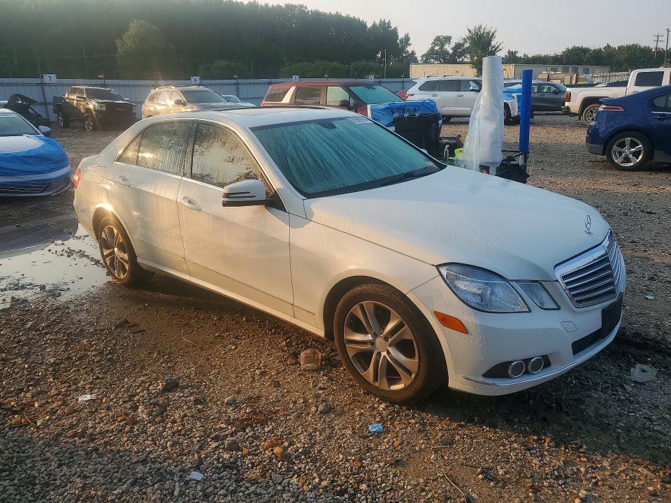 Photo 4 from auction – 2011 MERCEDES-BENZ E-CLASS E350 4MATIC with VIN WDDHF8HB5BA403027