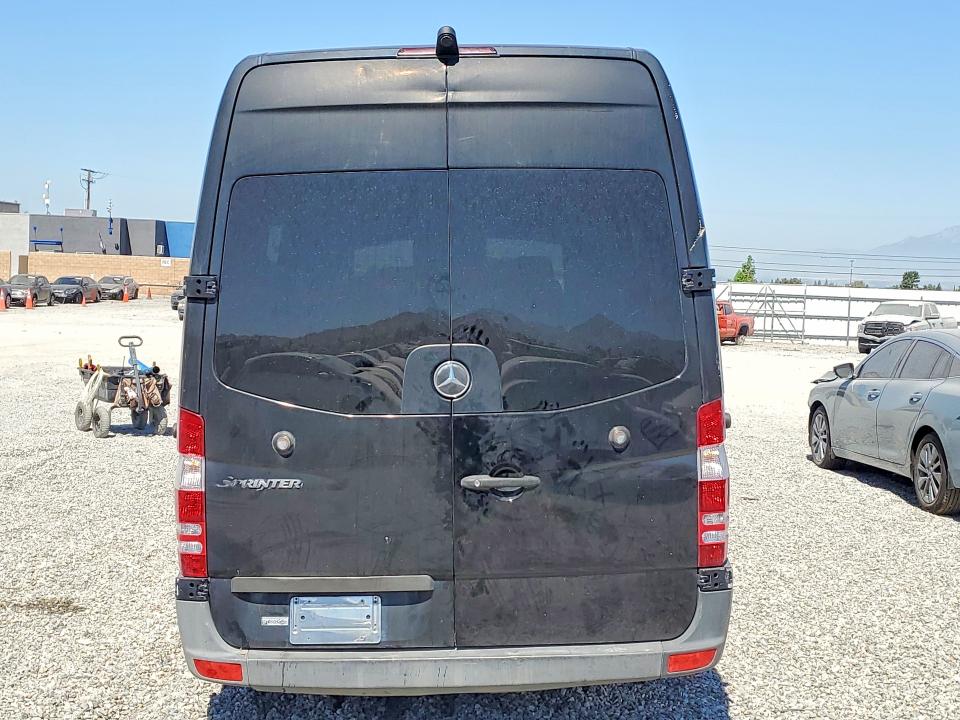 Photo 6 from auction – 2012 MERCEDES-BENZ SPRINTER with VIN WDZPE8CC8C5661495