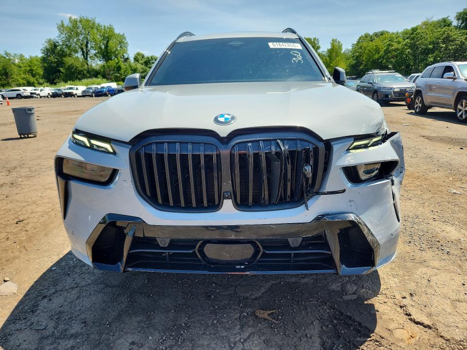 Photo 5 from auction – 2025 BMW X7 with VIN 5UX23EM06S9X20648
