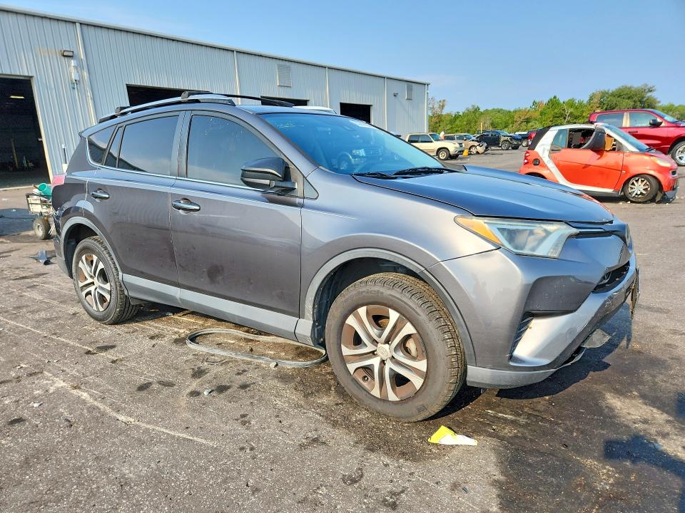 Photo 4 from auction – 2018 TOYOTA RAV4 with VIN JTMZFREV1JJ185895