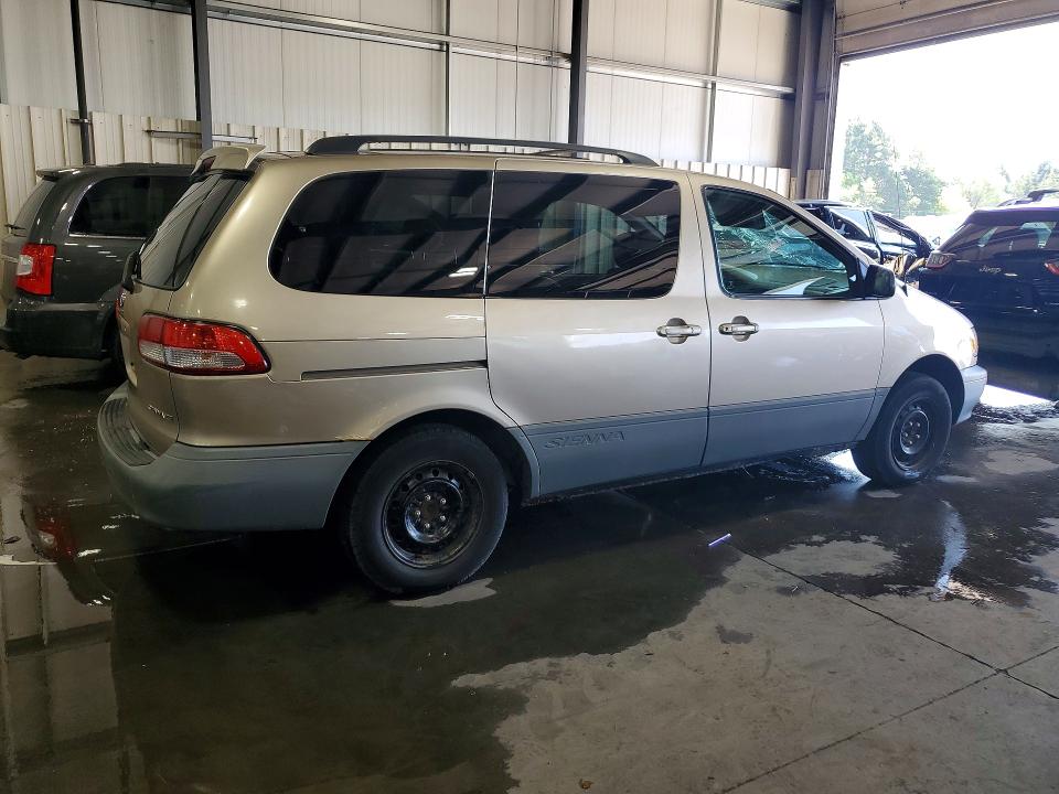 Photo 3 from auction – 2003 TOYOTA SIENNA with VIN 4T3ZF19C93U552914