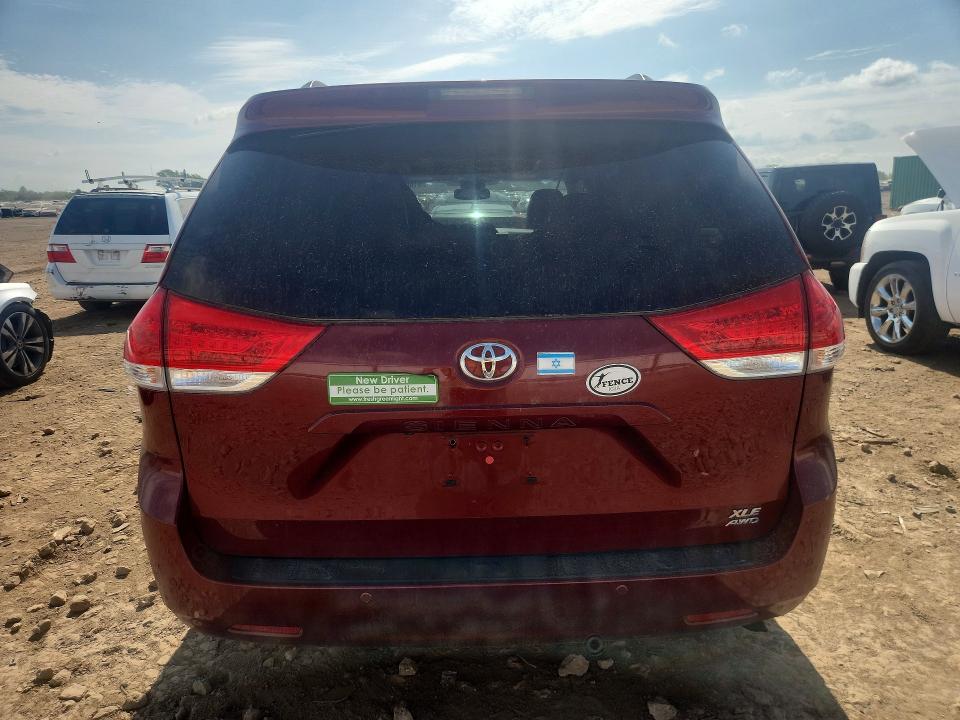 Photo 6 from auction – 2014 TOYOTA SIENNA with VIN 5TDDK3DC1ES080625