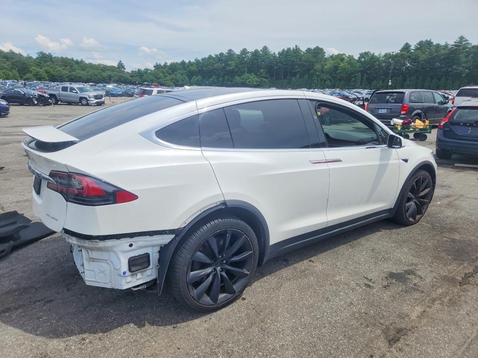 Photo 3 from auction – 2020 TESLA MODEL X with VIN 5YJXCAE29LF237999