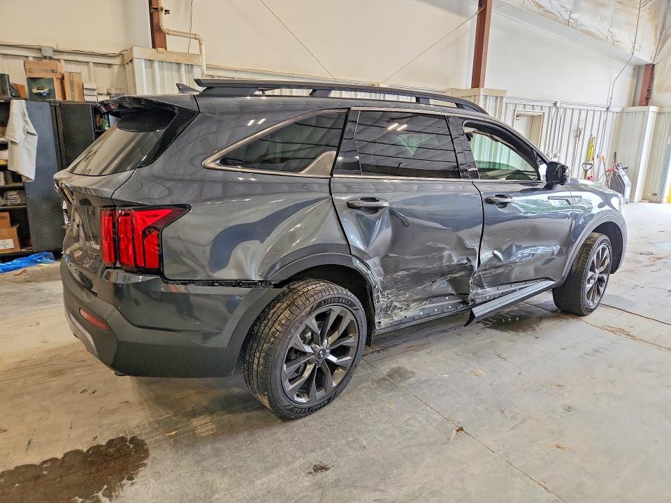 Photo 3 from auction – 2021 KIA SORENTO with VIN 5XYRKDLF6MG044304