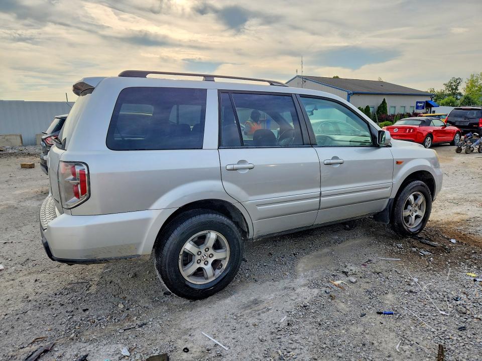 Photo 3 from auction – 2006 HONDA PILOT with VIN 2HKYF184X6H507935