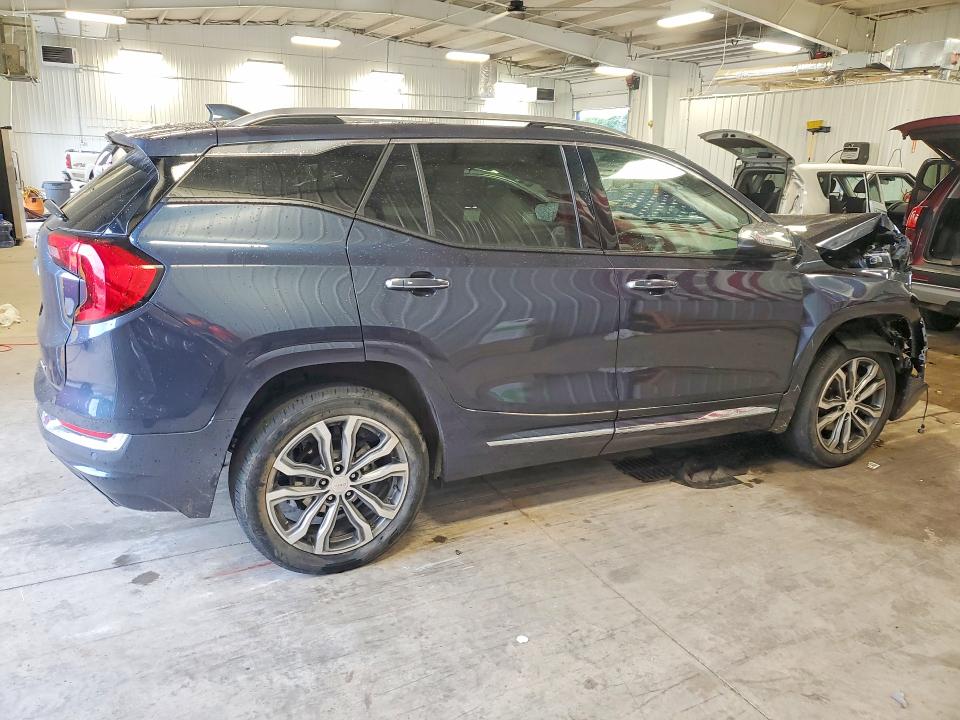 Photo 3 from auction – 2018 GMC TERRAIN with VIN 3GKALXEX5JL335757