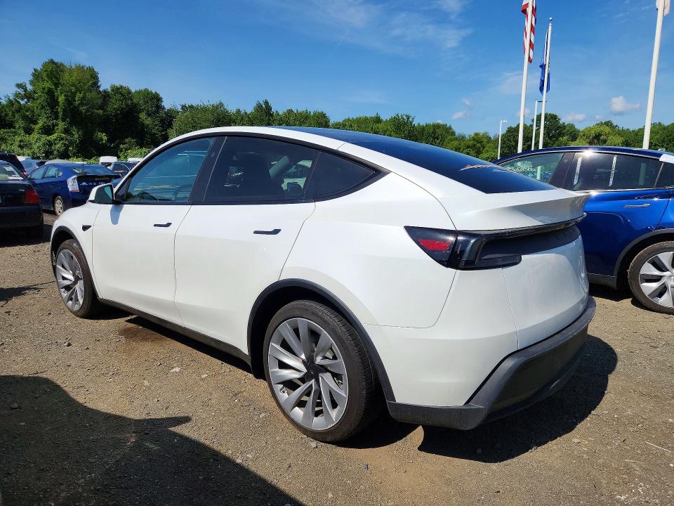Photo 2 from auction – 2026 TESLA MODEL Y with VIN 7SAYGDEE6TA389761