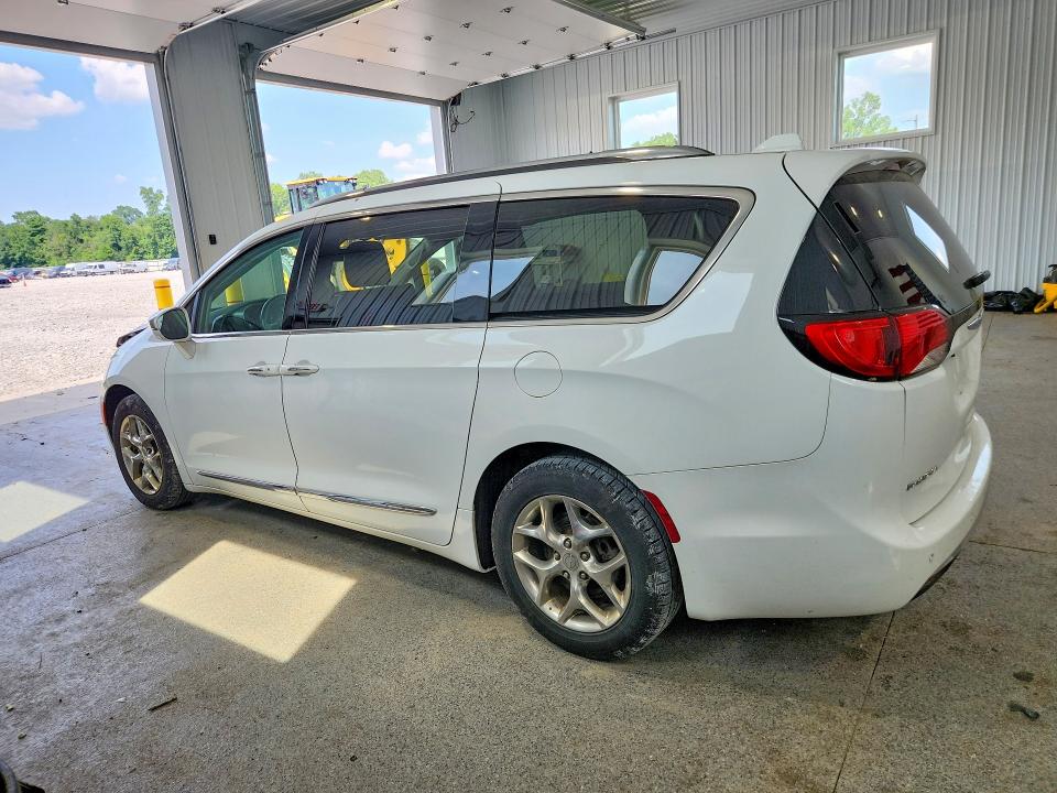 Photo 2 from auction – 2018 CHRYSLER PACIFICA with VIN 2C4RC1GGXJR320523