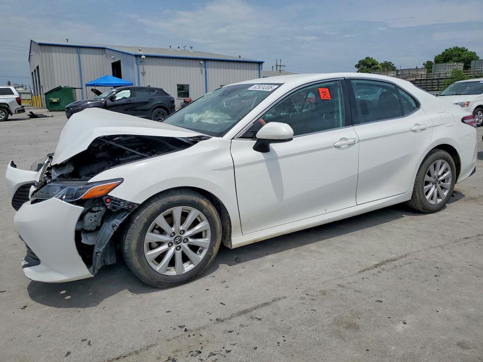 Photo 1 from auction – 2020 TOYOTA CAMRY with VIN 4T1C11AK9LU346900
