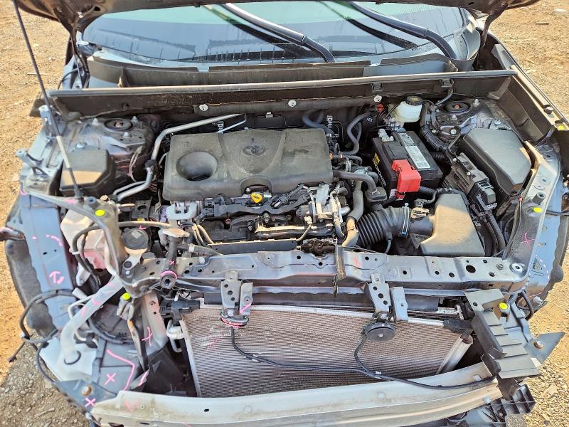 Photo 12 from auction – 2019 TOYOTA RAV4 with VIN JTMP1RFV6KJ015733