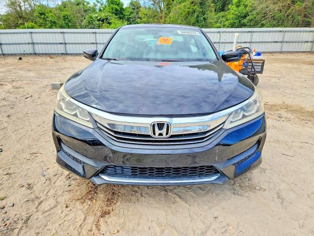 Photo 5 from auction – 2016 HONDA ACCORD with VIN 1HGCR2F3XGA070157