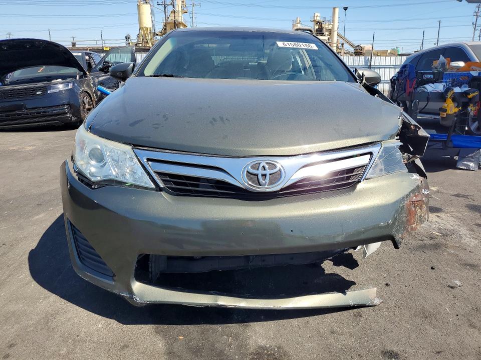 Снимка 5 от търг – 2014 TOYOTA CAMRY с VIN 4T4BF1FK2ER386766