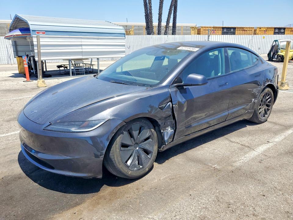TESLA MODEL 3 2024 مع رقم تعريف المركبة 5YJ3E1EA9RF747021 - صورة من المزاد