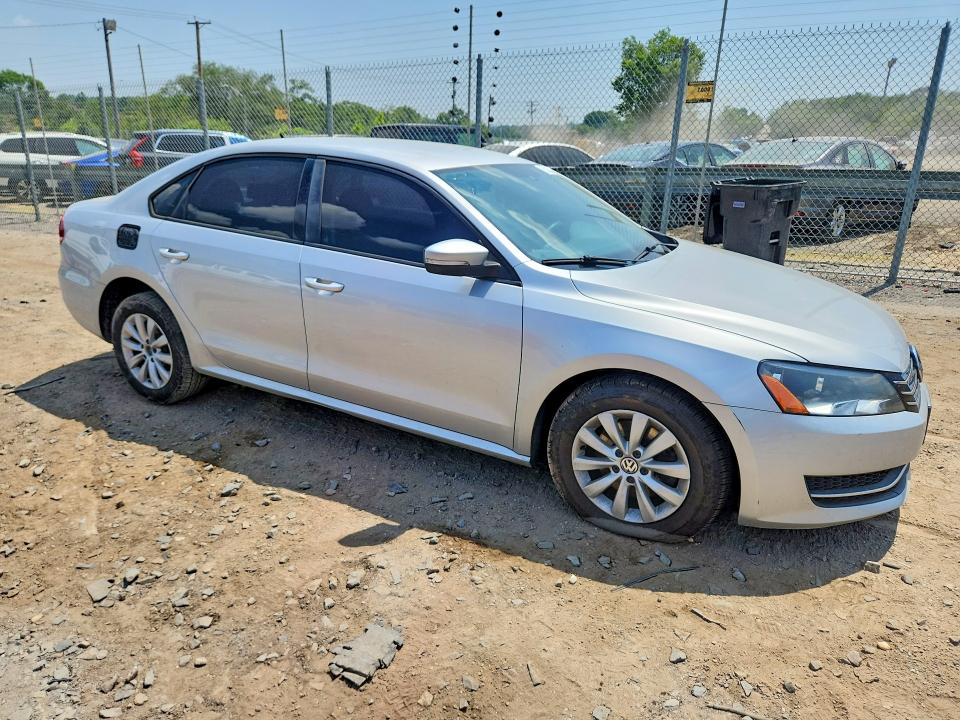 Photo 4 from auction – 2013 VOLKSWAGEN PASSAT with VIN 1VWAP7A36DC080519