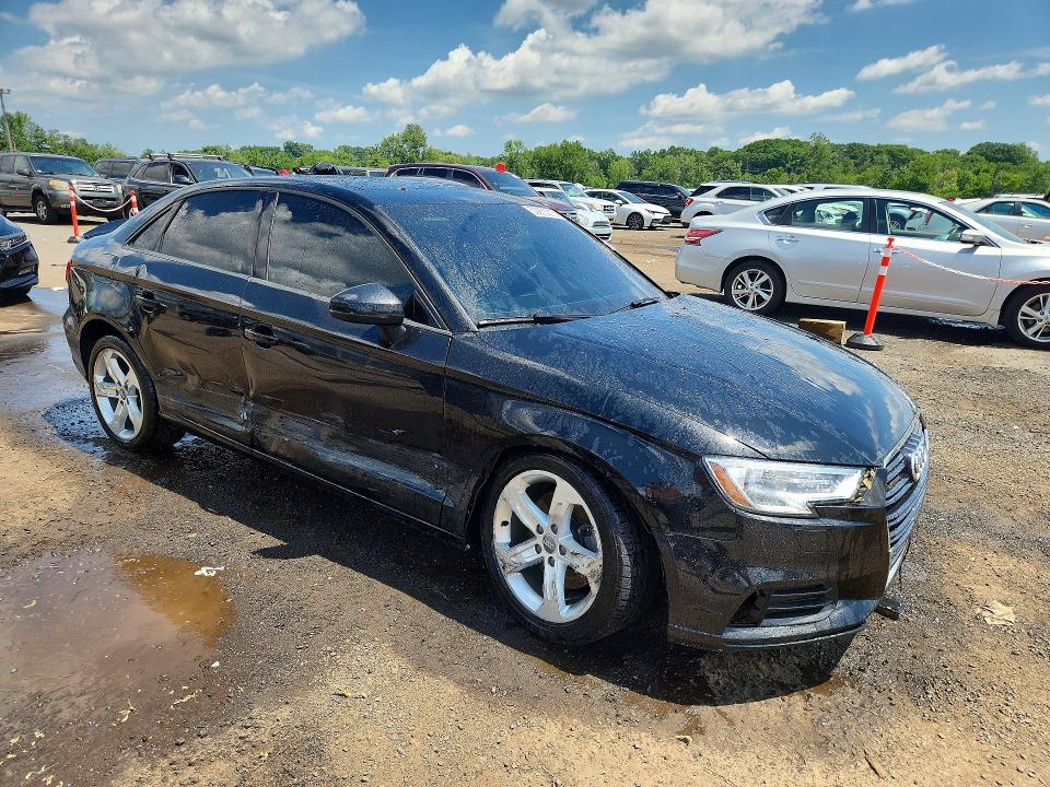 Zdjęcie 4 z aukcji – 2018 AUDI A3 z VIN WAUB8GFFXJ1031528