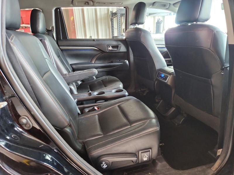 Photo 10 from auction – 2018 TOYOTA HIGHLANDER with VIN 5TDYZRFH5JS270253