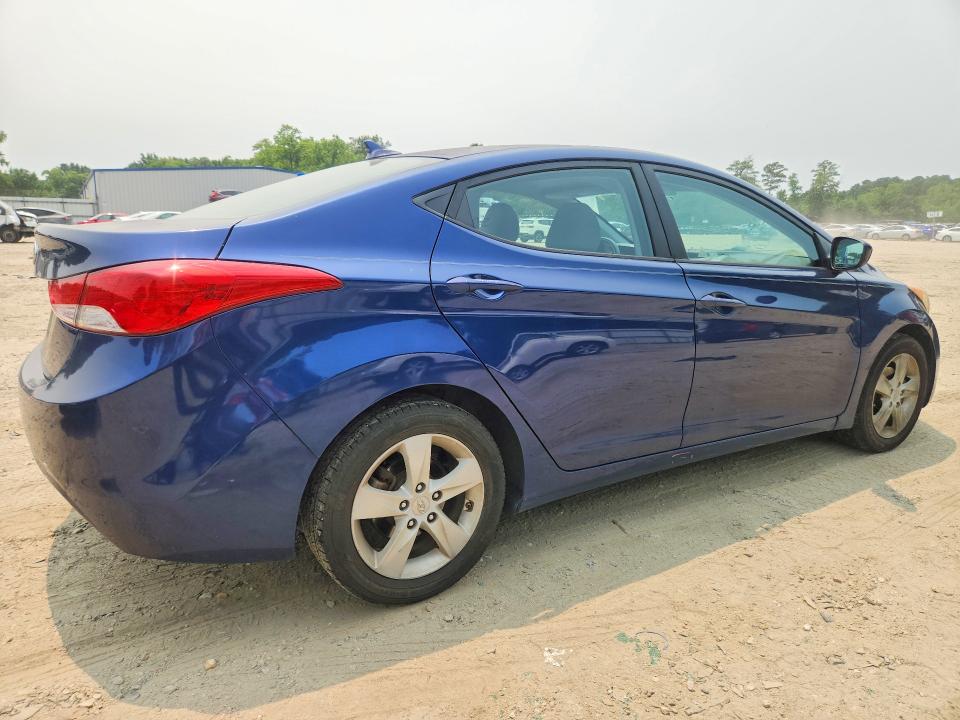 Photo 3 from auction – 2013 HYUNDAI ELANTRA with VIN KMHDH4AE5DU838093