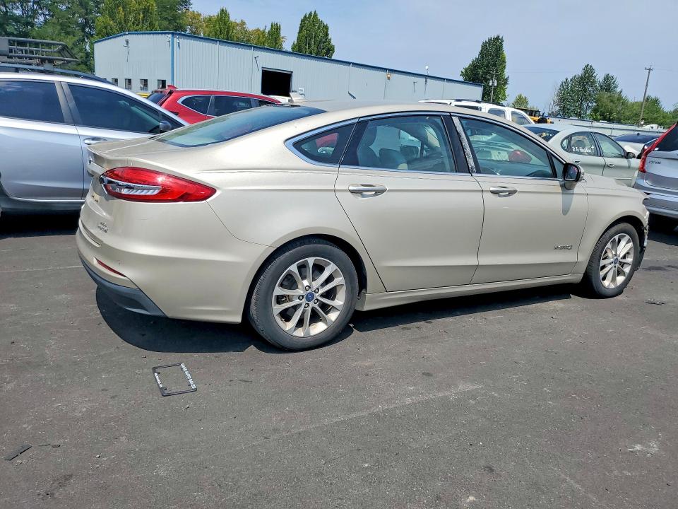 Photo 3 from auction – 2019 FORD FUSION with VIN 3FA6P0MU6KR236048