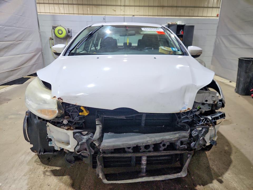 Photo 5 from auction – 2014 FORD FOCUS with VIN 1FADP3F2XEL261798