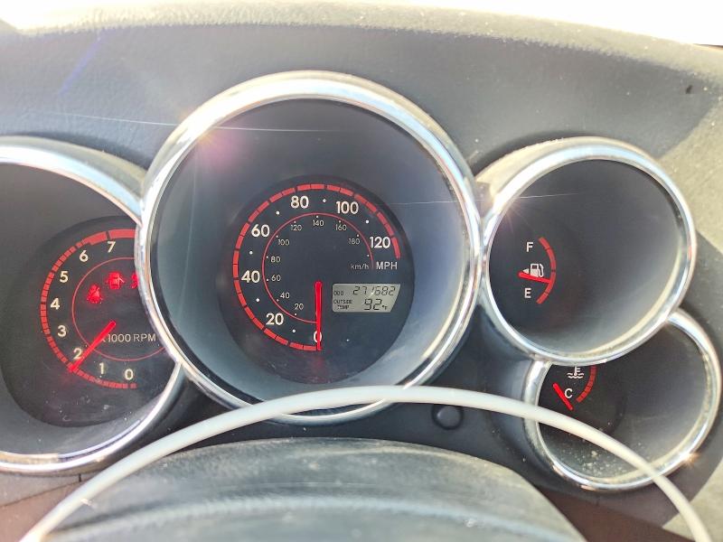 Photo 9 from auction – 2005 TOYOTA COROLLA MATRIX with VIN 2T1KR32E15C553004