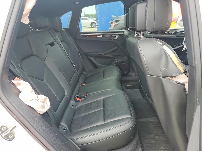 Photo 11 from auction – 2018 PORSCHE MACAN with VIN WP1AB2A59JLB39952