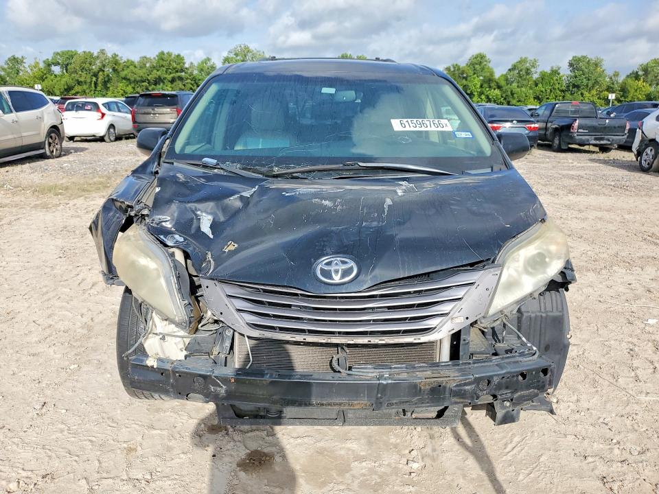 Photo 5 from auction – 2015 TOYOTA SIENNA with VIN 5TDYK3DC8FS646329