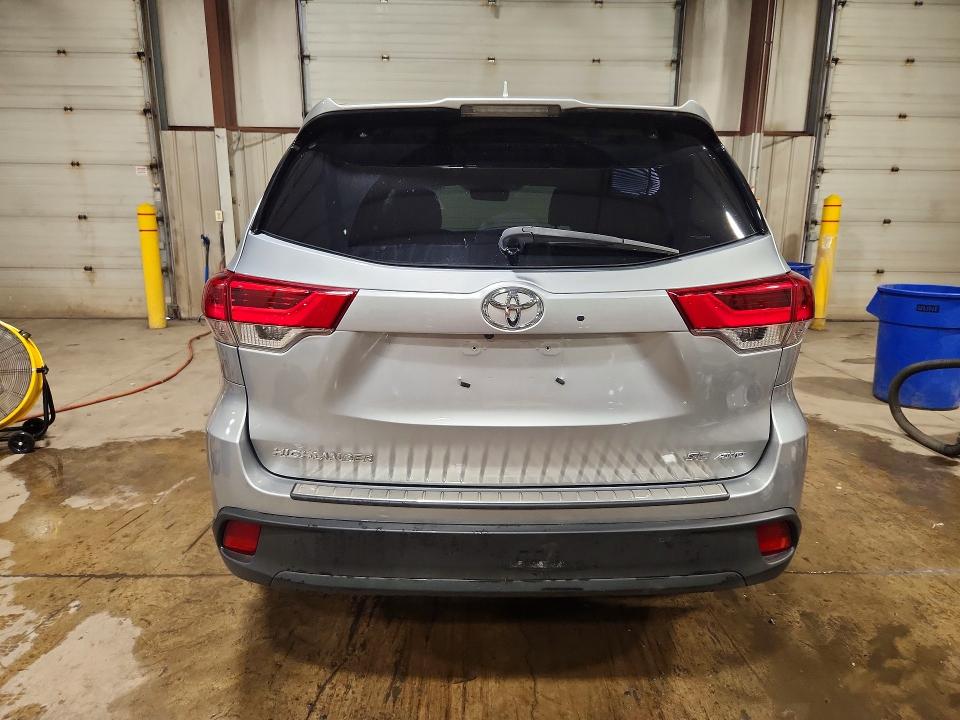 Photo 6 from auction – 2017 TOYOTA HIGHLANDER with VIN 5TDJZRFH3HS419724