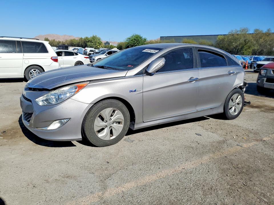 HYUNDAI SONATA 2013 with VIN KMHEC4A40DA075590 - Photo from auction