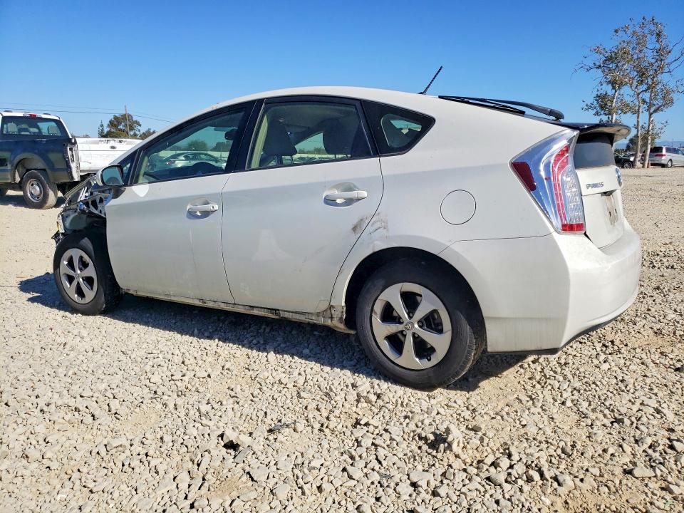 Photo 2 from auction – 2015 TOYOTA PRIUS with VIN JTDKN3DU7F0463805