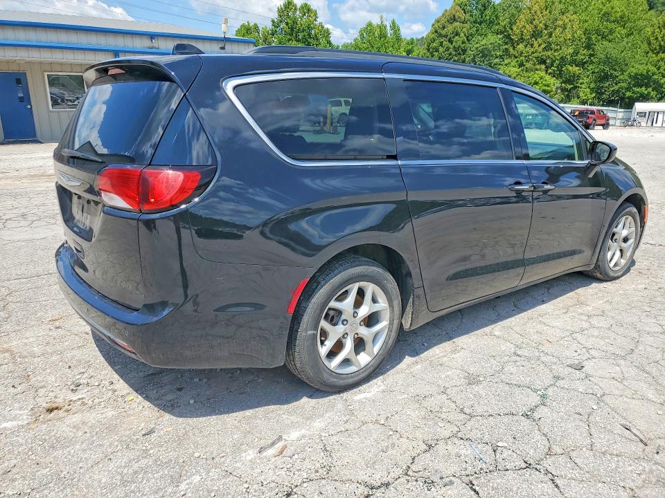 Photo 3 from auction – 2018 CHRYSLER PACIFICA with VIN 2C4RC1FG0JR157401