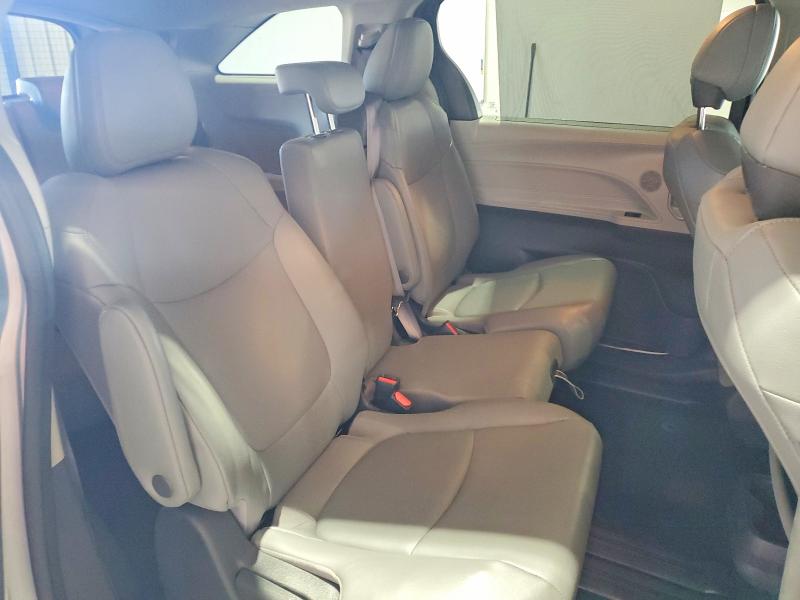 Photo 11 from auction – 2023 TOYOTA SIENNA with VIN 5TDYRKEC5PS156128