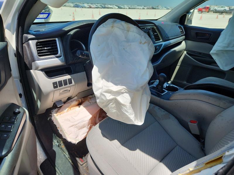 Photo 8 from auction – 2016 TOYOTA HIGHLANDER with VIN 5TDZARFH6GS021268