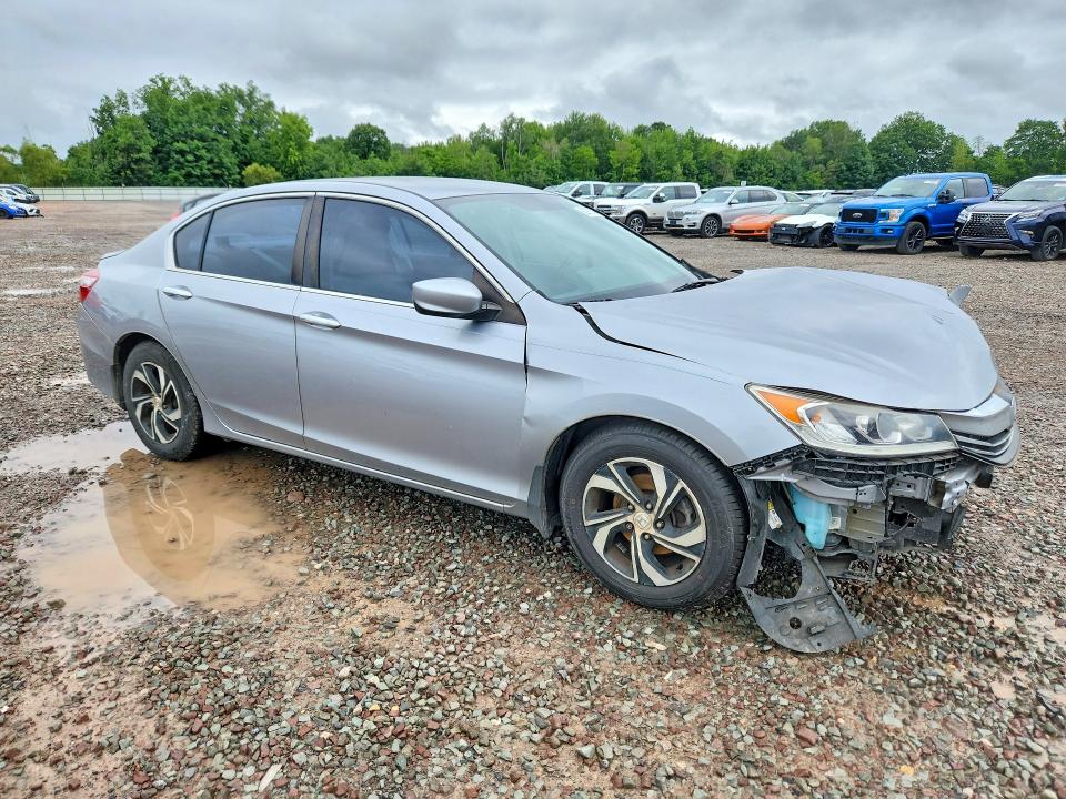 Photo 4 from auction – 2016 HONDA ACCORD with VIN 1HGCR2F33GA172433