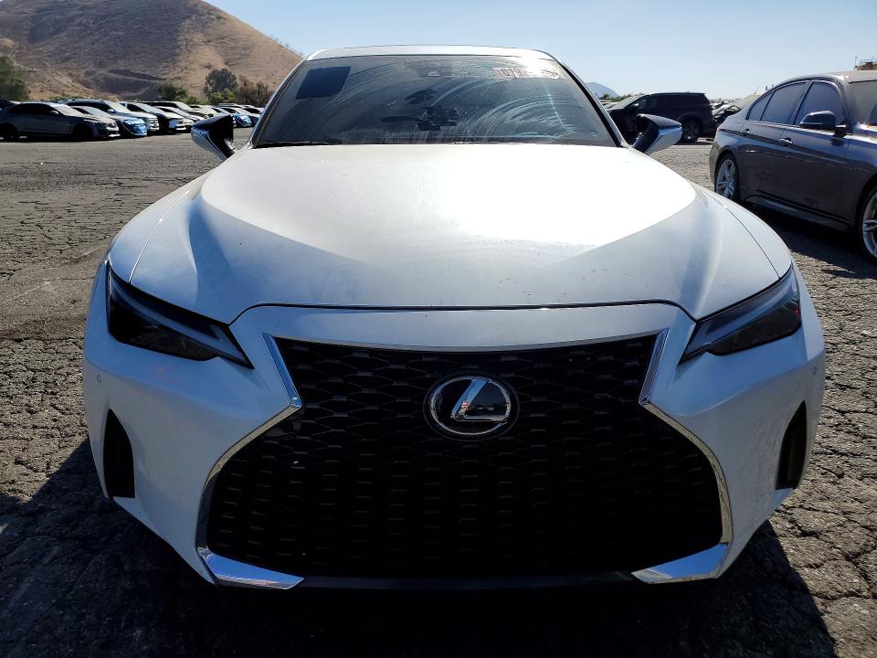 Photo 5 from auction – 2023 LEXUS IS with VIN JTHDA1D27P5123564