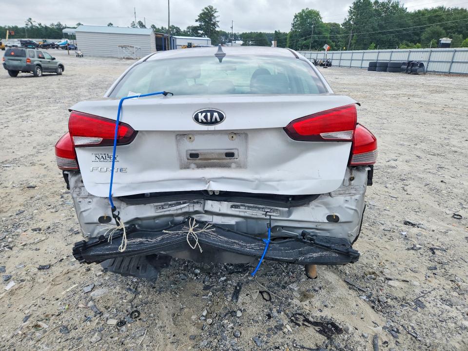 Photo 6 from auction – 2017 KIA FORTE with VIN 3KPFK4A75HE161034