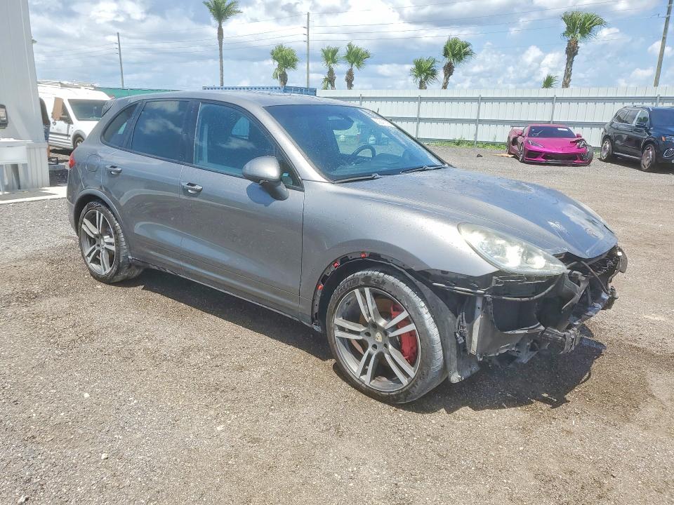 Photo 4 from auction – 2011 PORSCHE CAYENNE with VIN WP1AC2A21BLA82036